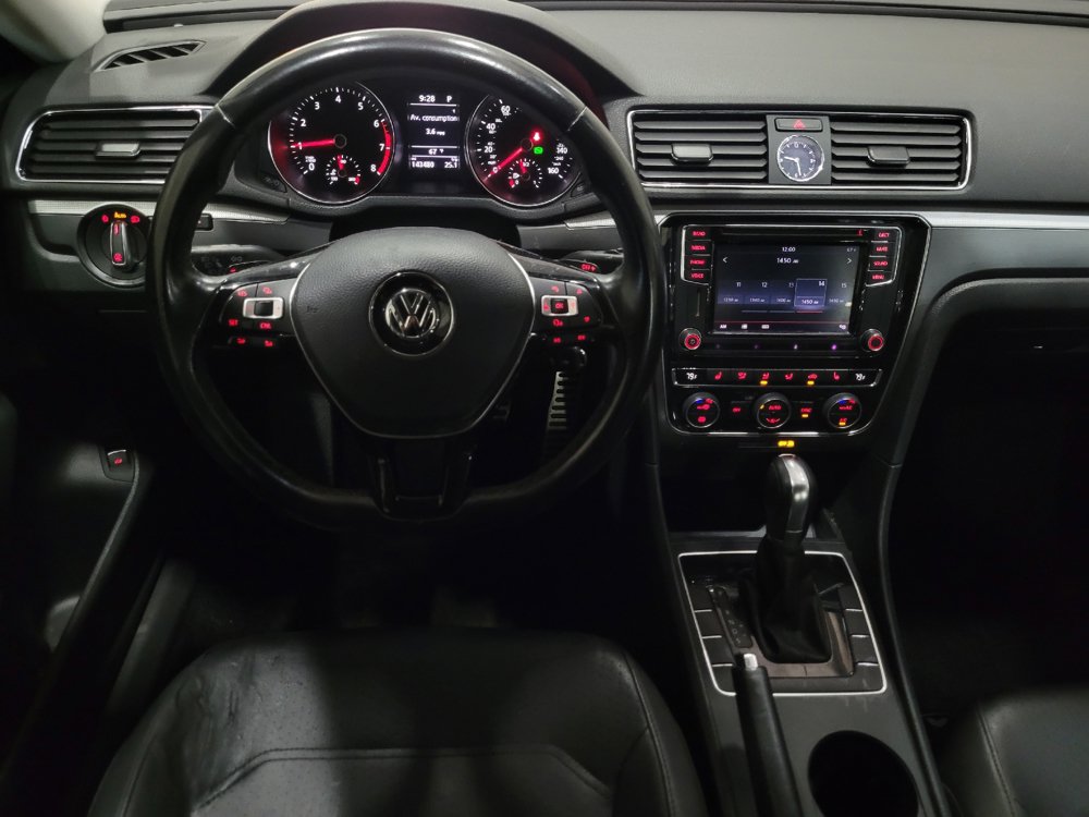 Used 2017 Volkswagen Passat 1.8T R-Line FWD image 22