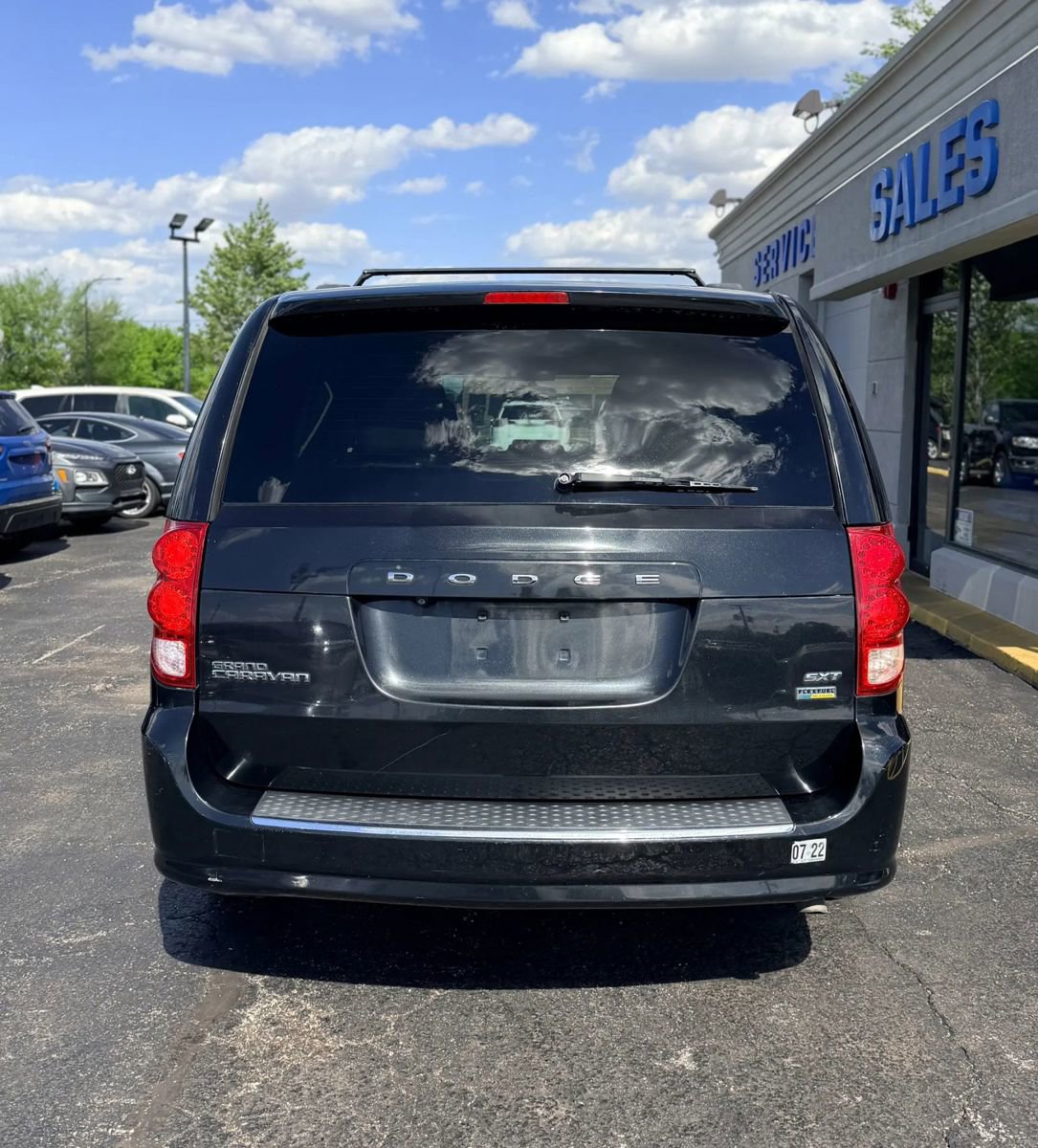 Used 2017 Dodge Grand Caravan SXT FWD image 5