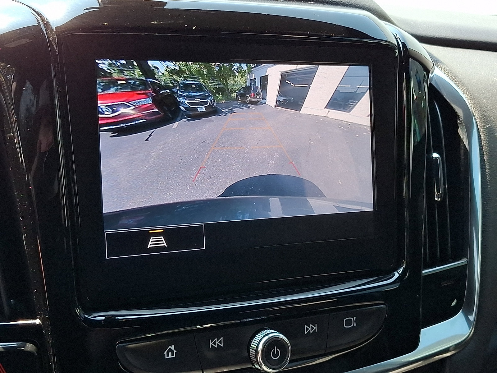 Certified 2023 Chevrolet Traverse LT AWD/4WD image 19