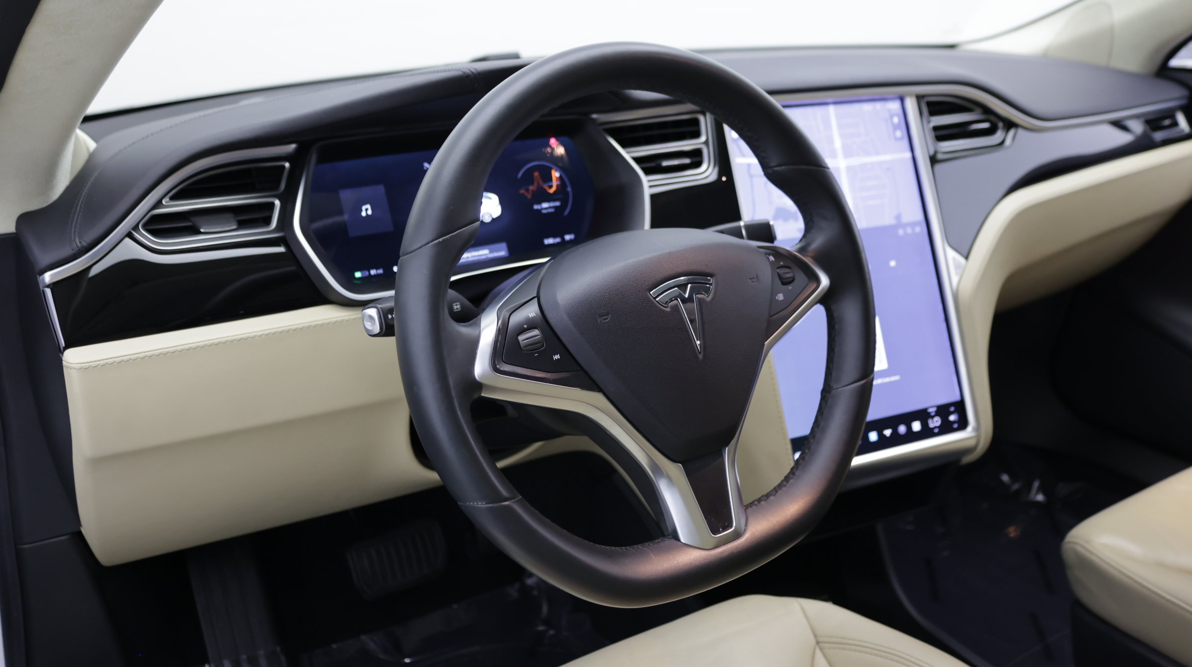 Used 2016 Tesla Model S 70 RWD image 7
