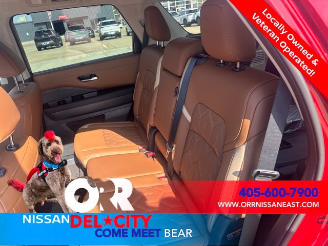 New 2026 Nissan Pathfinder Platinum w/ Accent Package AWD/4WD image 11