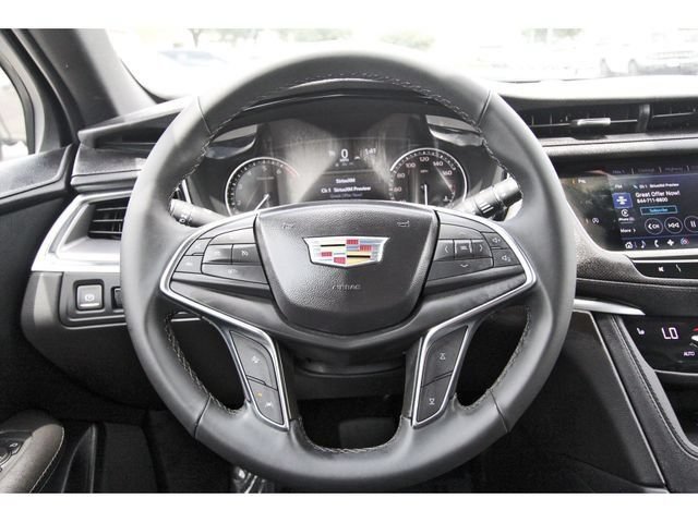 Used 2025 Cadillac XT5 Luxury FWD image 14