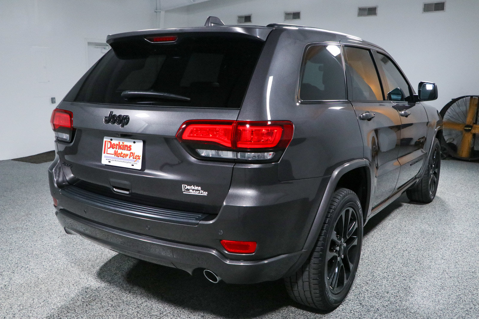 Used 2021 Jeep Grand Cherokee Laredo X AWD/4WD image 7