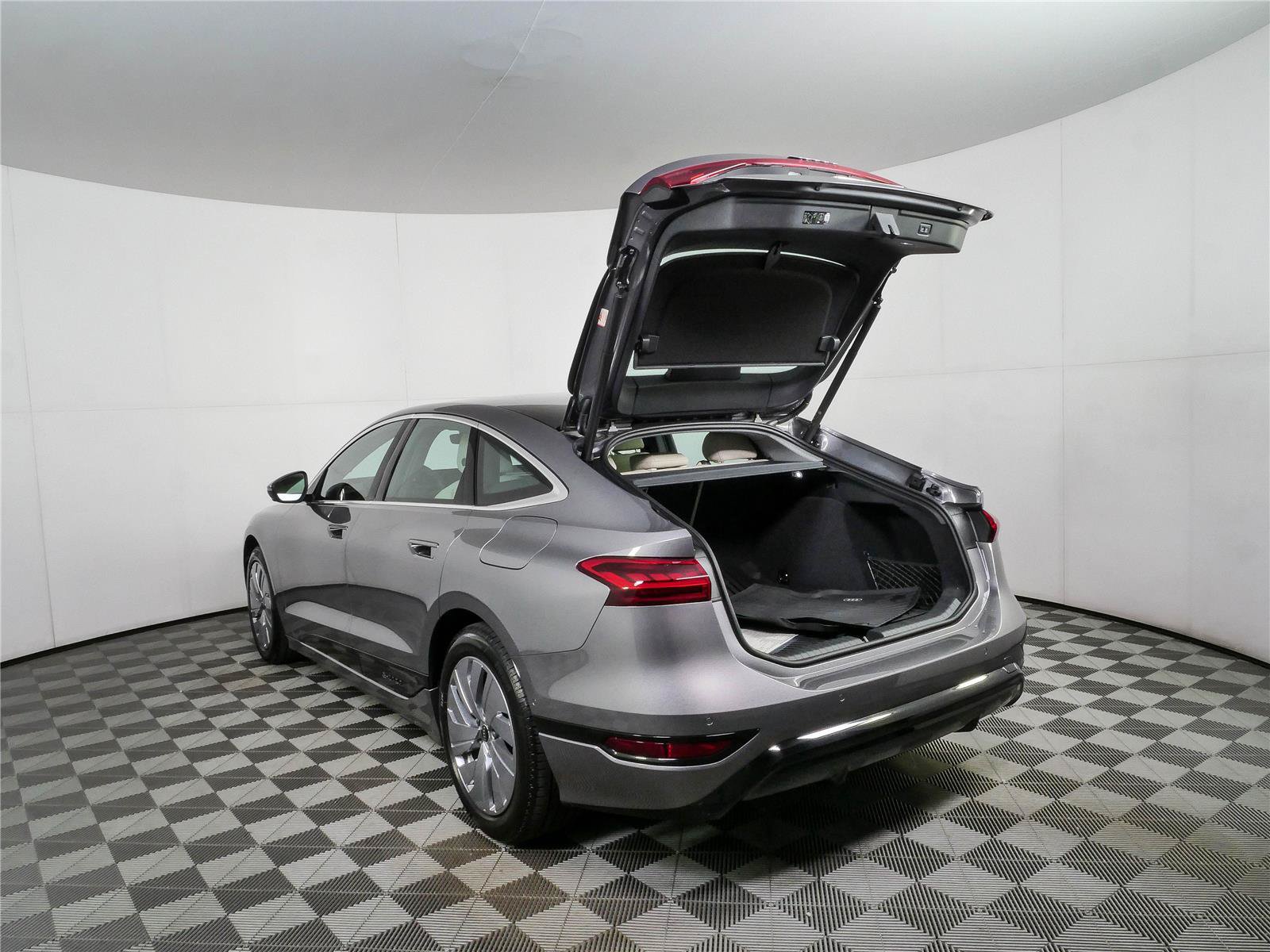 Used 2025 Audi A6 e-tron Premium w/ Ultra Package RWD image 32