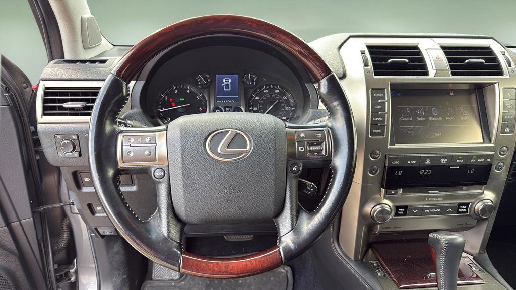 Used 2018 Lexus GX 460 Premium w/ Premium Package AWD/4WD image 22