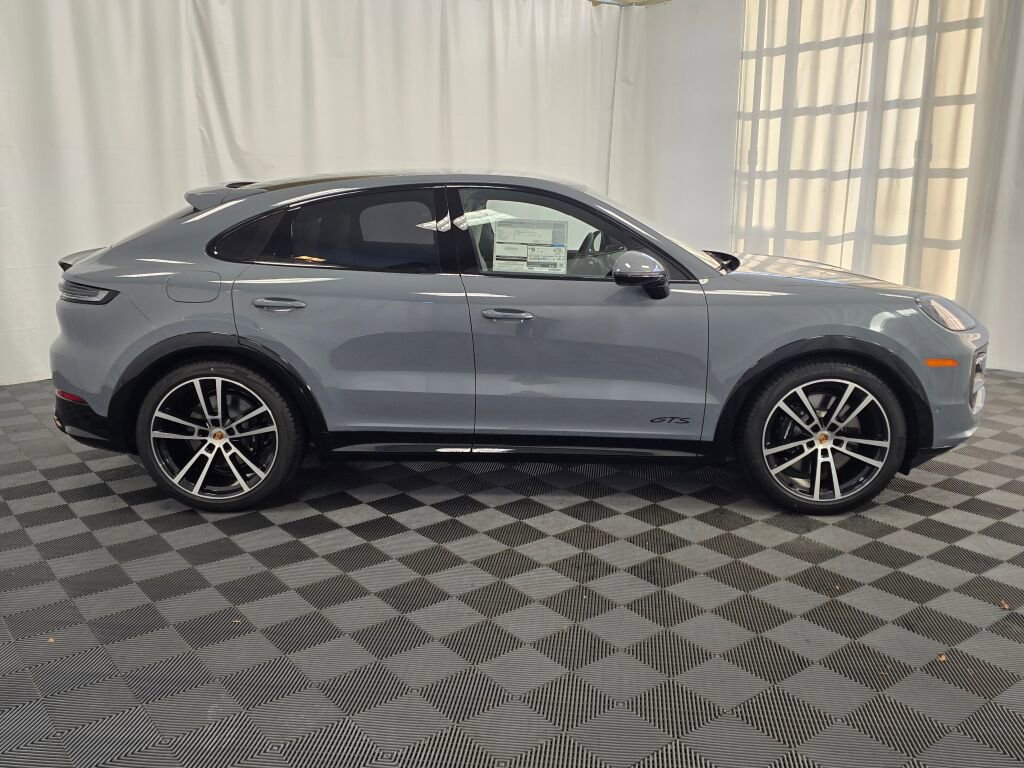 New 2026 Porsche Cayenne GTS image 8