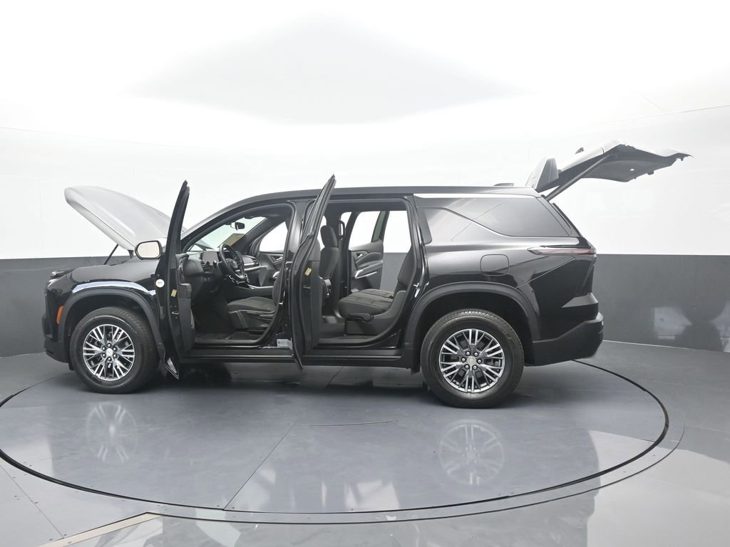 Used 2024 Chevrolet Traverse LS image 79