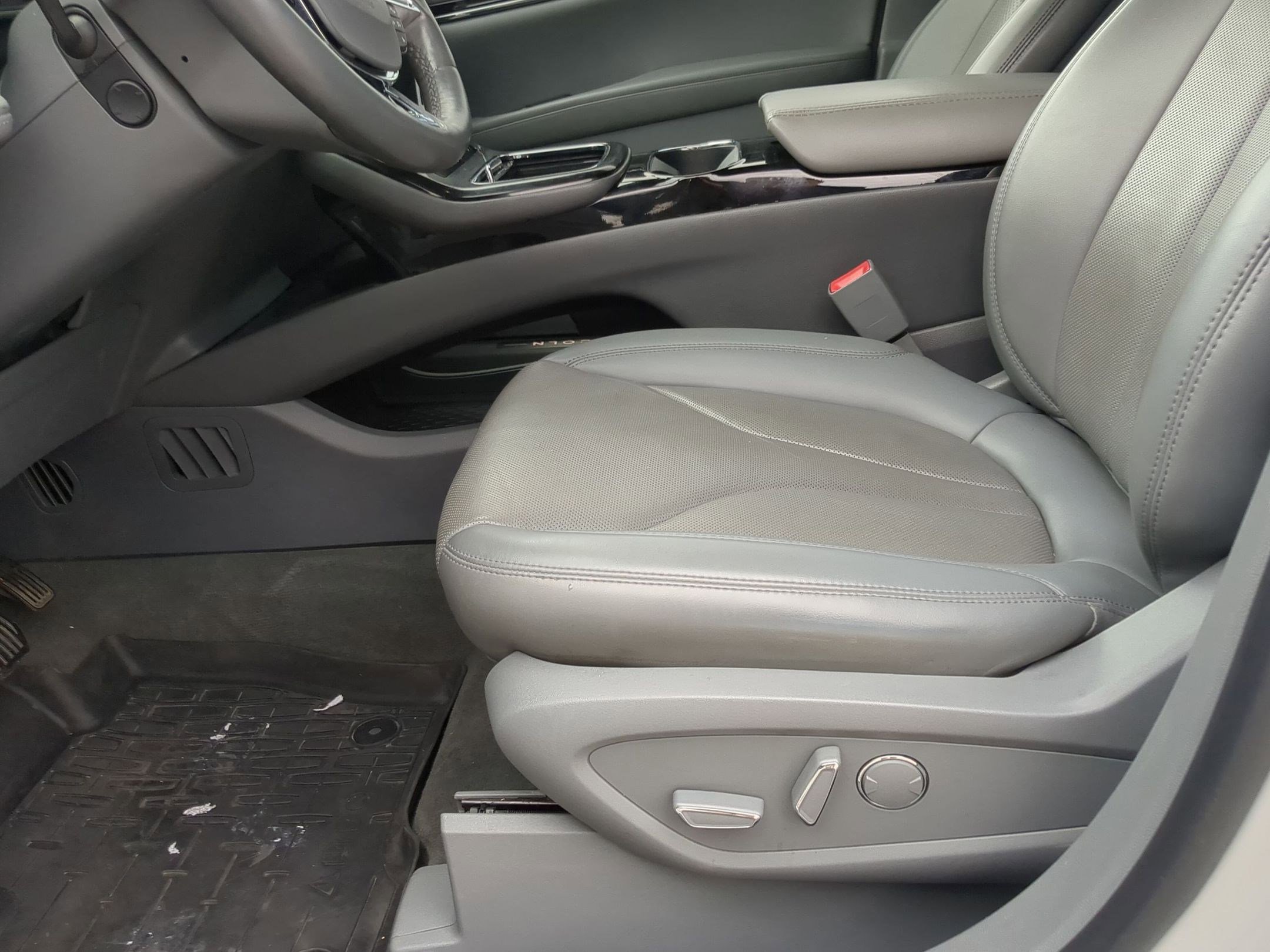 Used 2021 Lincoln Nautilus Reserve FWD image 10