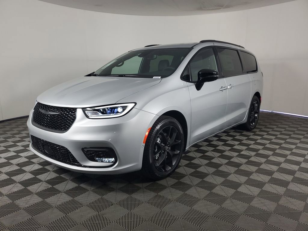 New 2026 Chrysler Pacifica Limited image 8