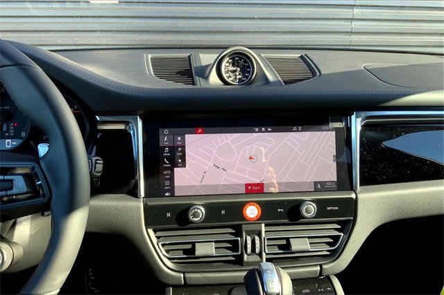 New 2026 Porsche Macan image 22