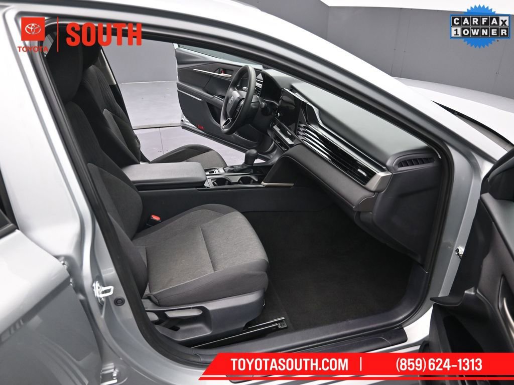 Used 2025 Toyota Camry LE image 34