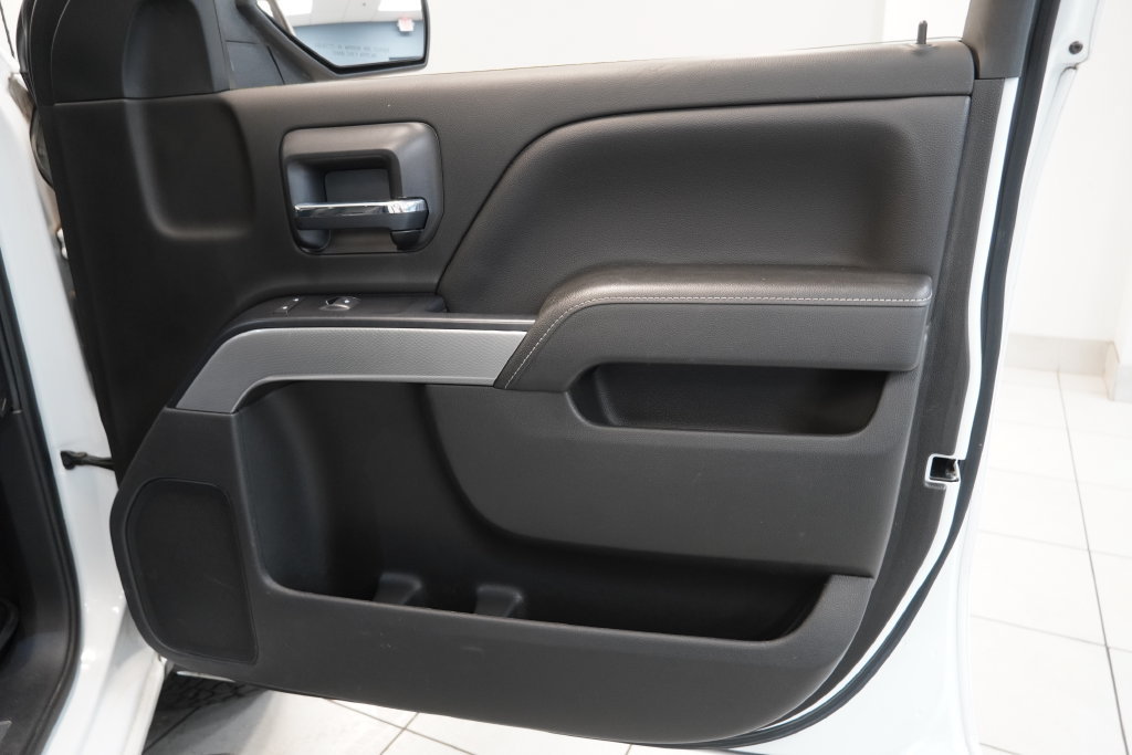 Used 2018 Chevrolet Silverado 1500 LT w/ All Star Edition AWD/4WD image 32