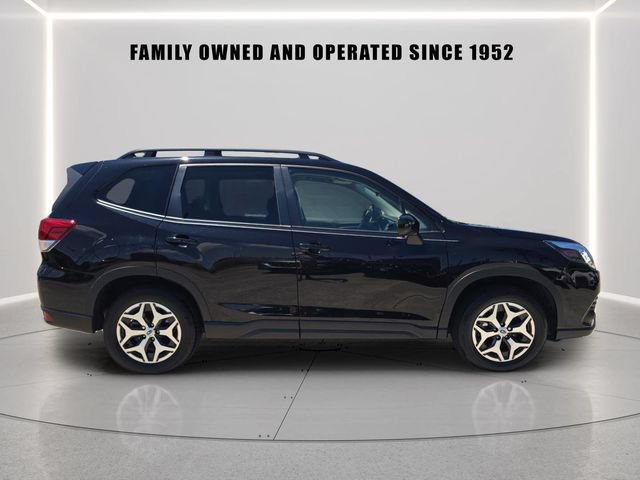Certified 2023 Subaru Forester Premium AWD/4WD image 2
