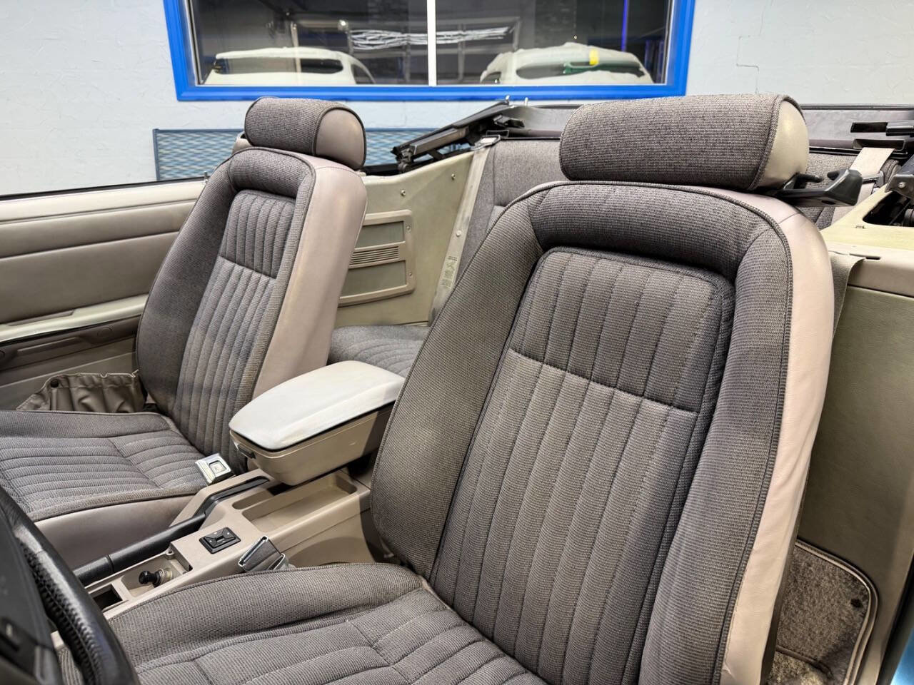 Used 1992 Ford Mustang LX image 28