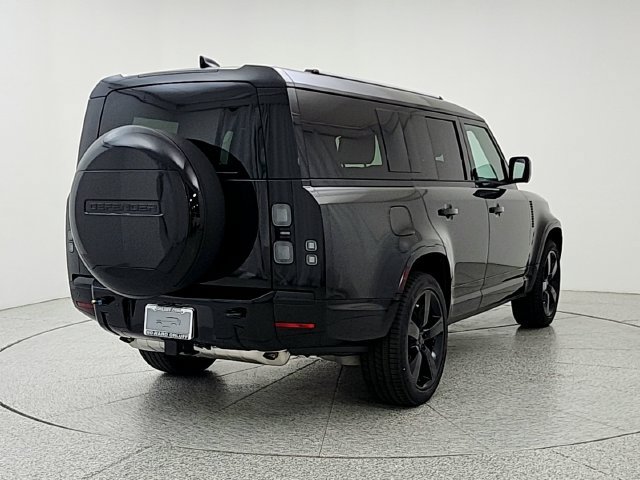 New 2026 Land Rover Defender 130 X-Dynamic SE AWD/4WD image 5
