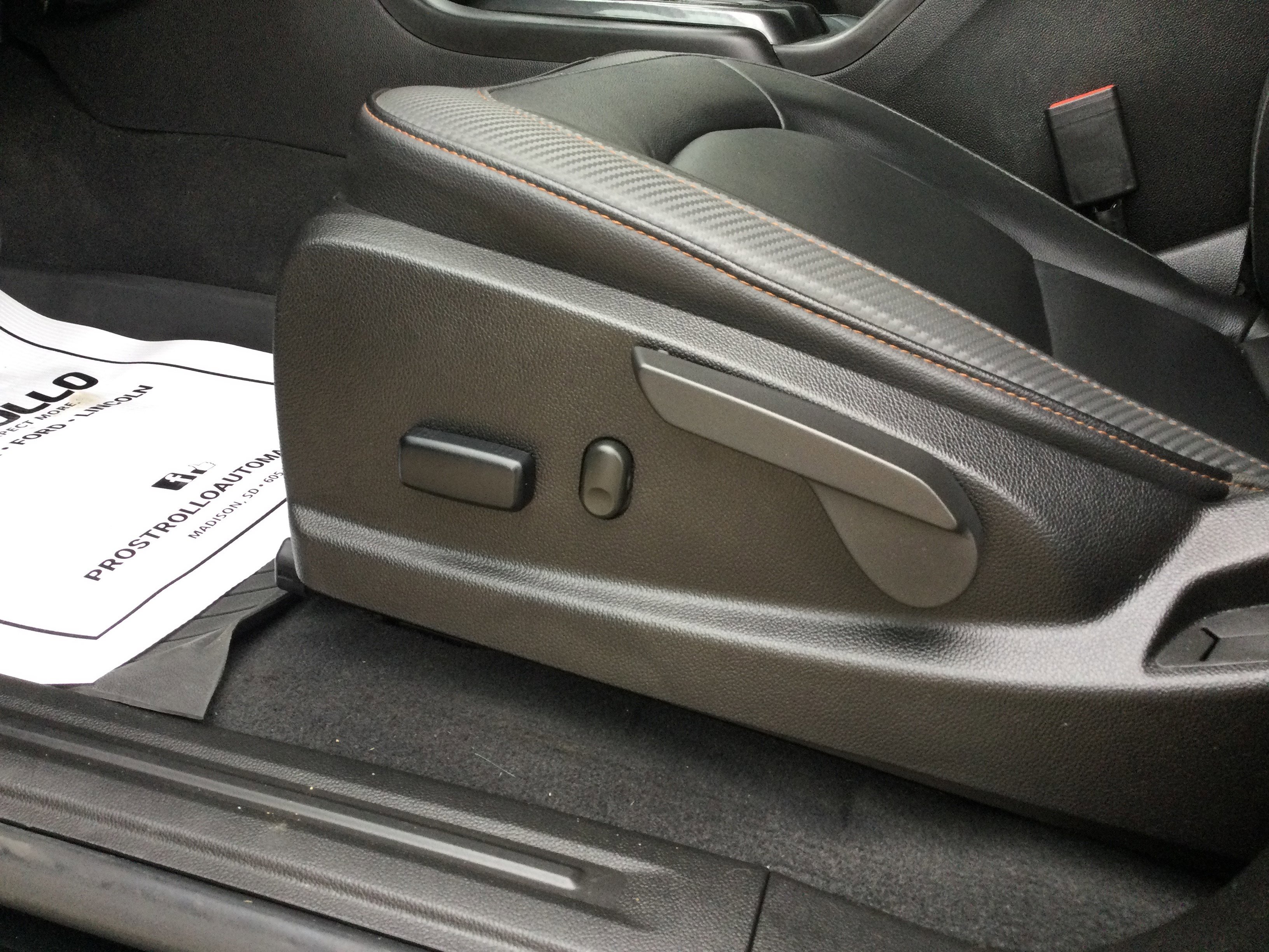 Used 2022 GMC Canyon AT4 image 8