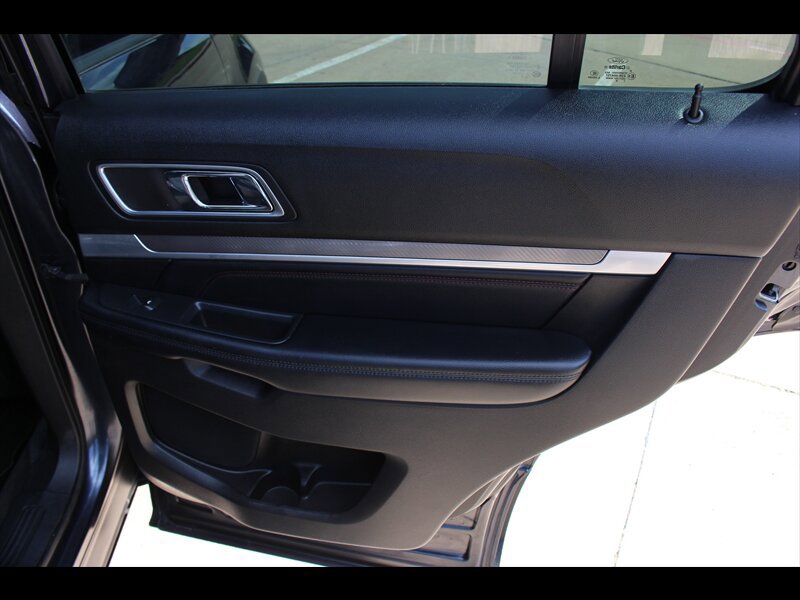Used 2017 Ford Explorer Sport AWD/4WD image 39