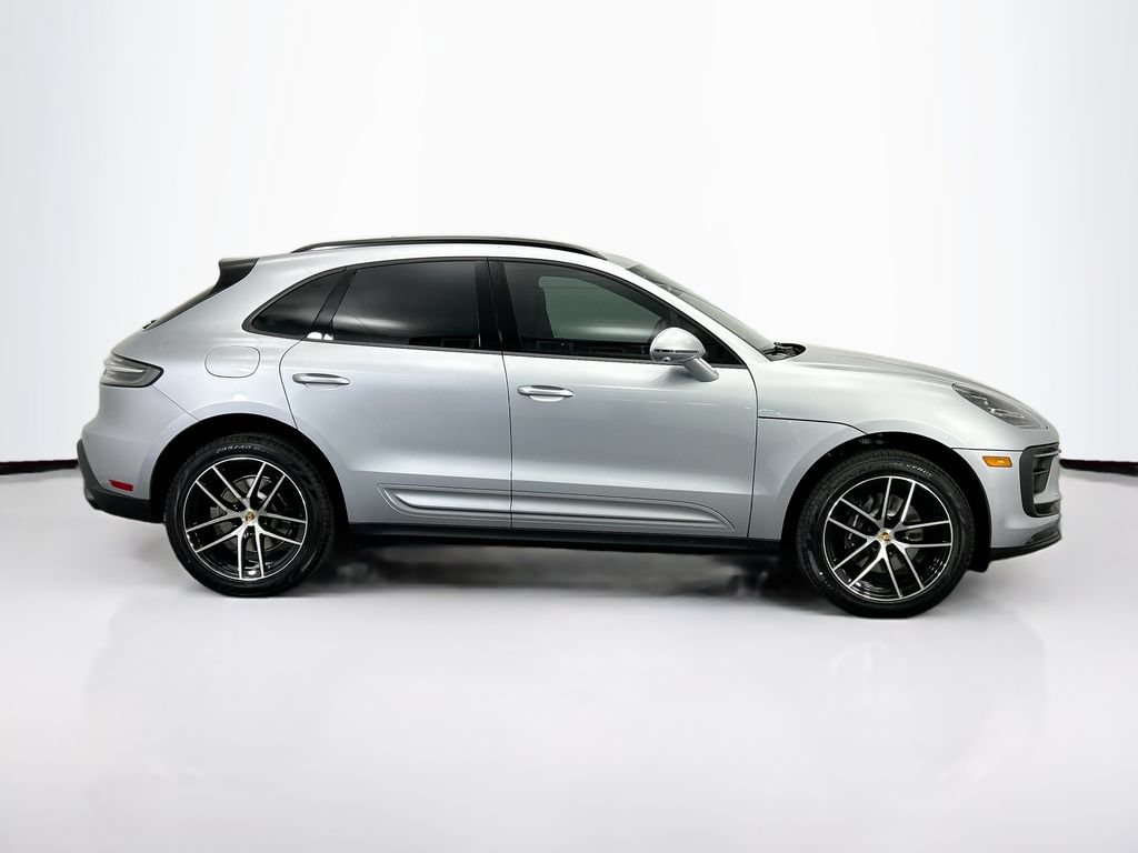 Used 2026 Porsche Macan AWD/4WD image 8