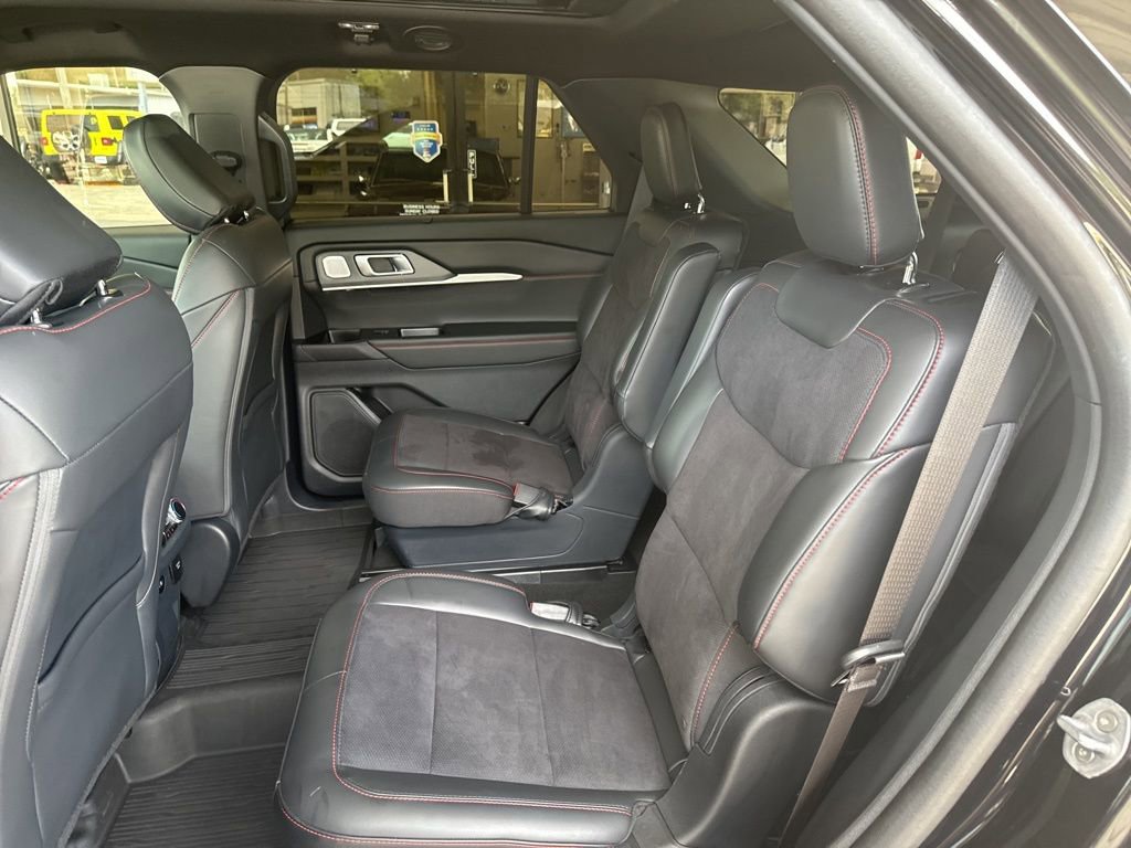 Certified 2025 Ford Explorer ST image 22
