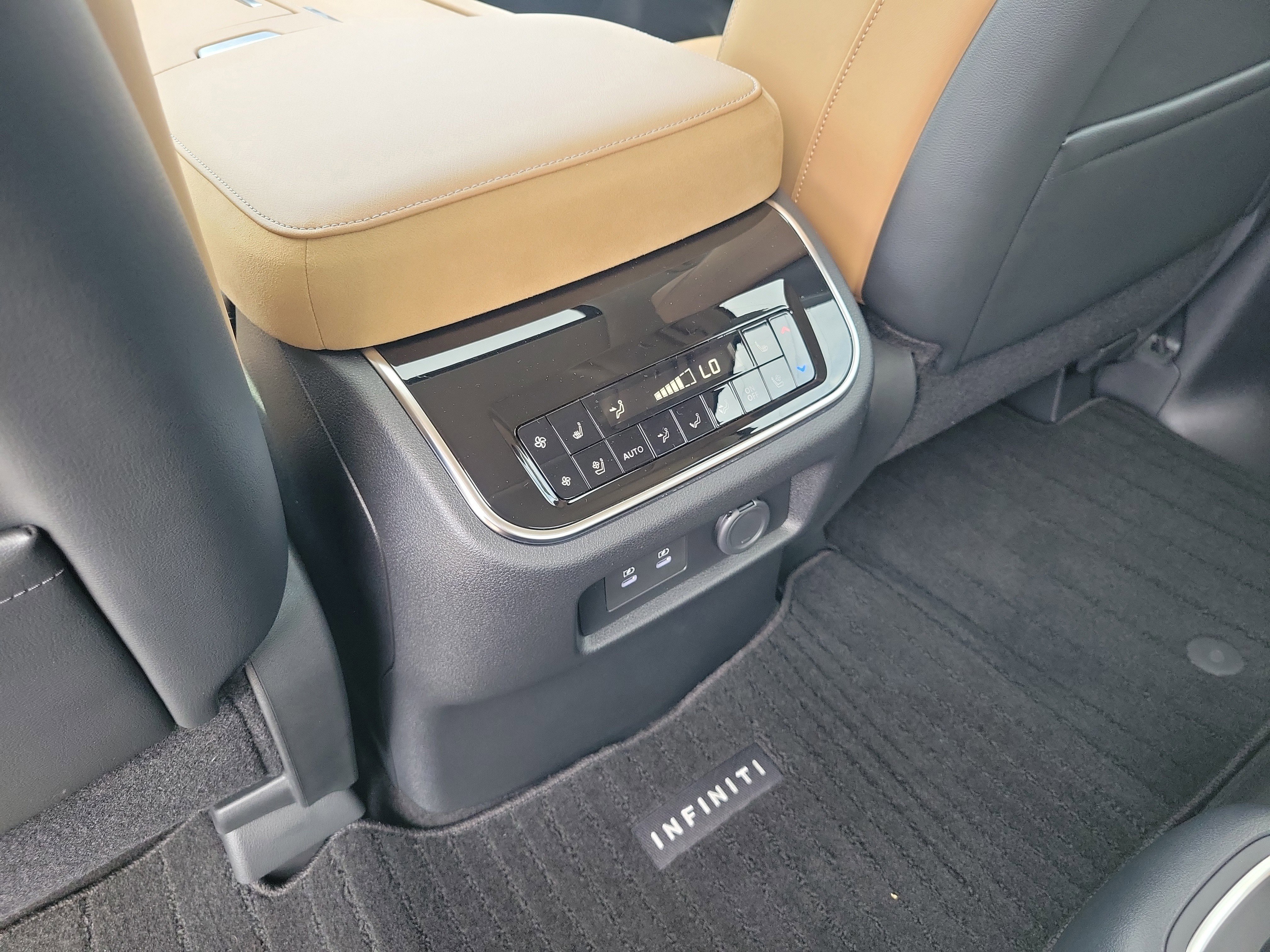 New 2026 INFINITI QX80 Luxe w/ Cargo Package image 12