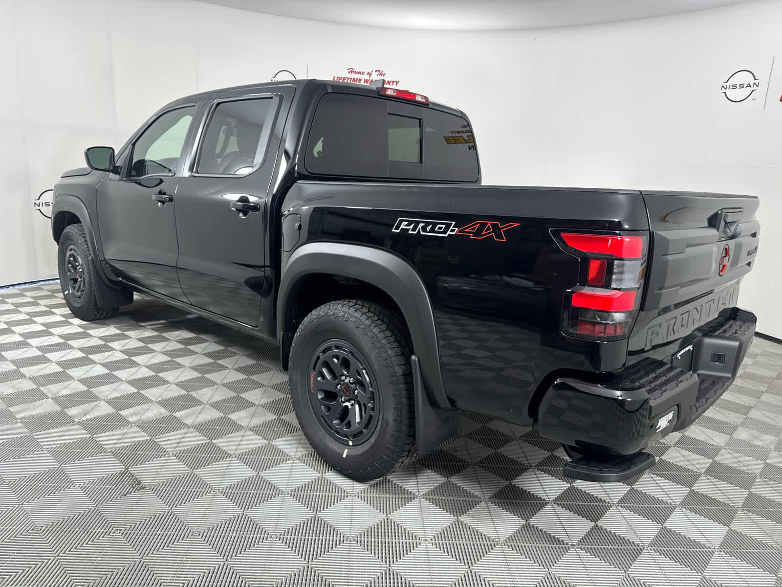 New 2025 Nissan Frontier PRO-4X image 3