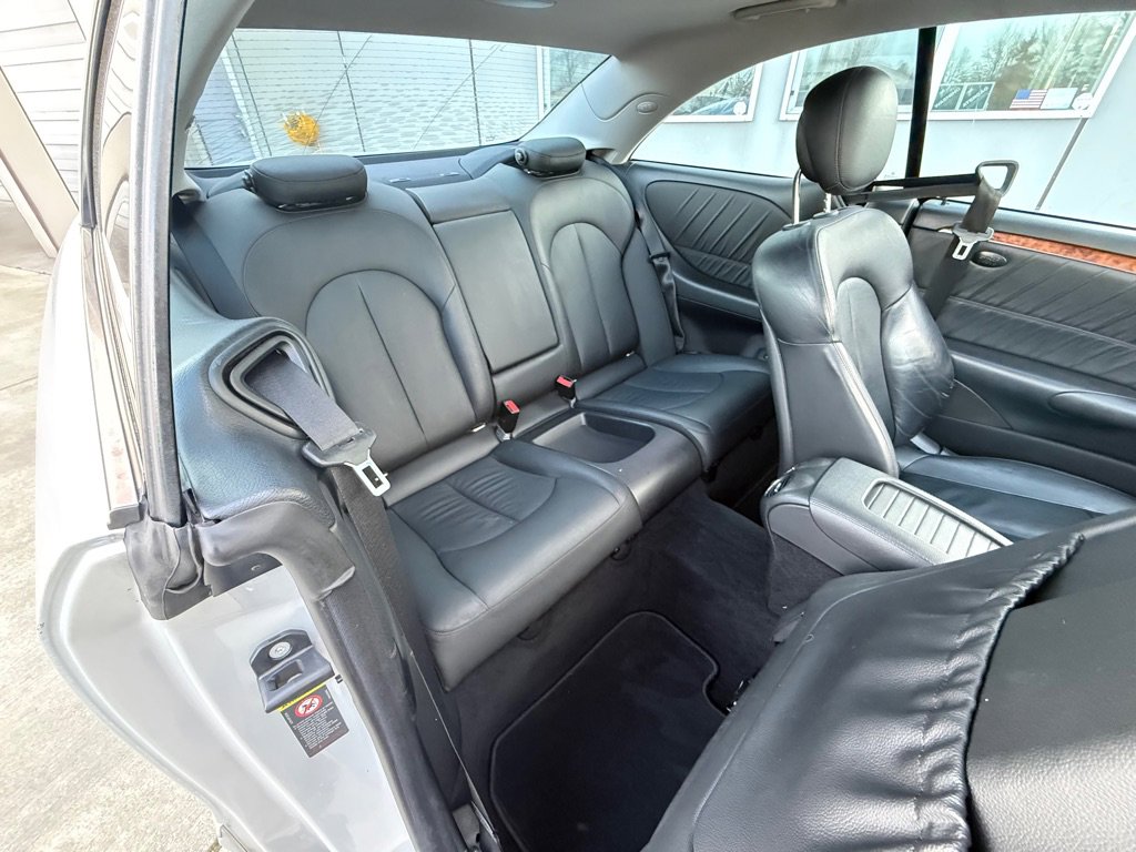 Used 2009 Mercedes-Benz CLK 550 Coupe w/ Premium I Pkg image 17