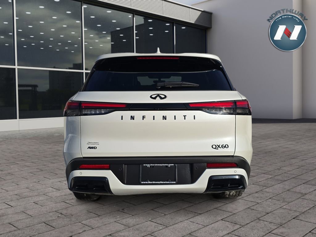 Used 2025 INFINITI QX60 Luxe w/ Black Edition image 4