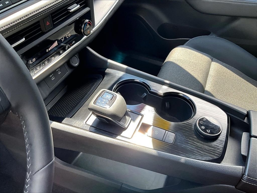 Certified 2026 Nissan Rogue SV AWD/4WD image 20
