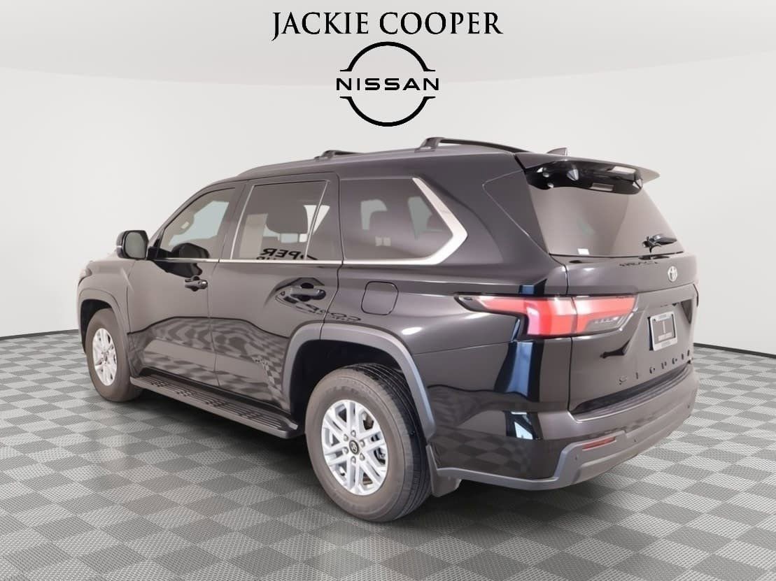 Used 2025 Toyota Sequoia SR5 w/ SR5 Premium Package image 6