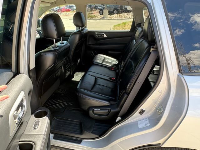 Used 2019 Nissan Pathfinder SL AWD/4WD image 27