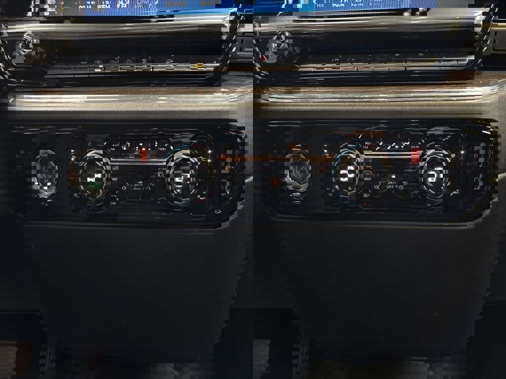 Certified 2024 Chevrolet Silverado 1500 RST w/ Z71 Off-Road Package image 30