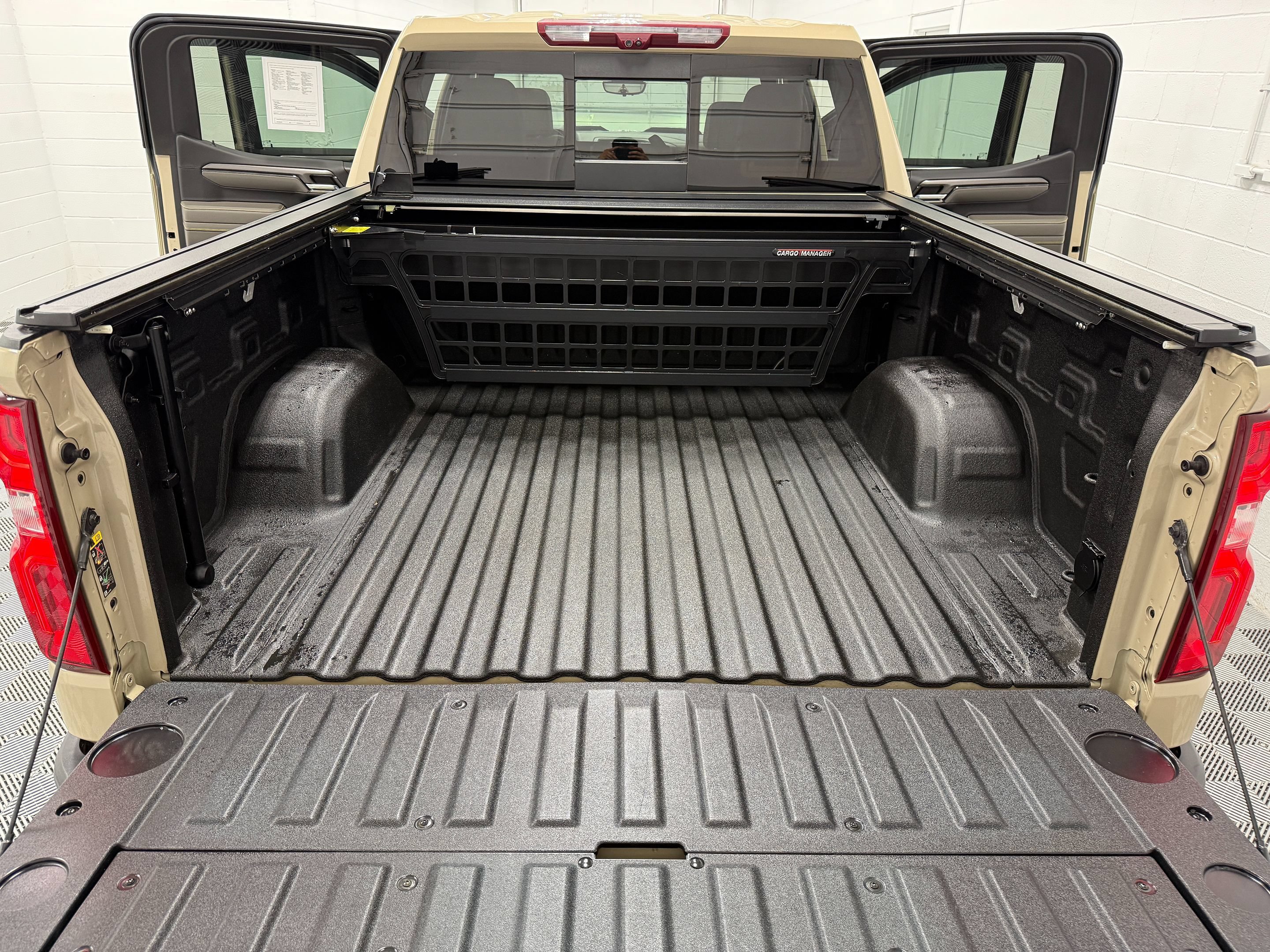 Used 2022 Chevrolet Silverado 1500 ZR2 w/ Technology Package AWD/4WD image 36