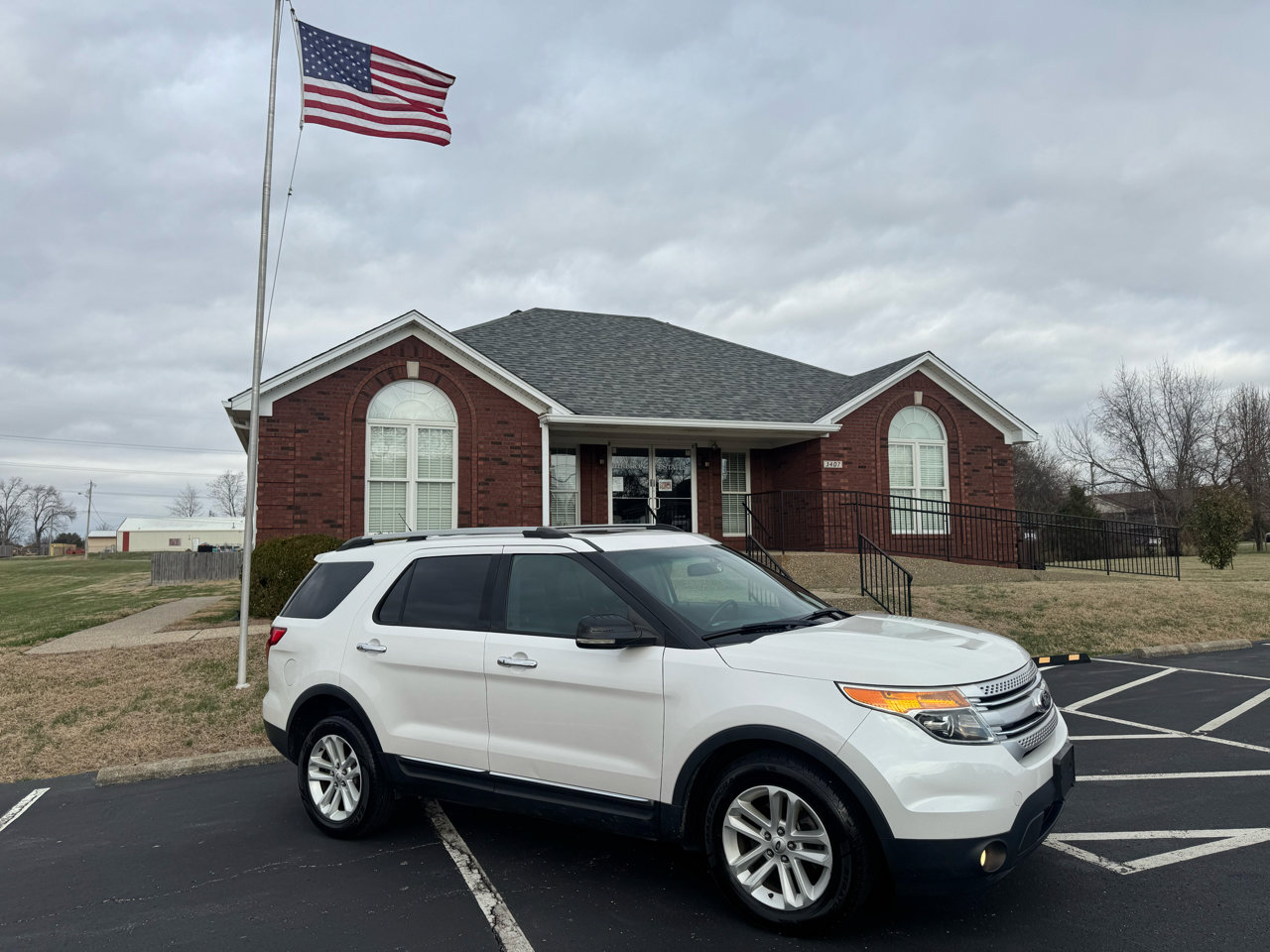 Used 2013 Ford Explorer XLT image 12