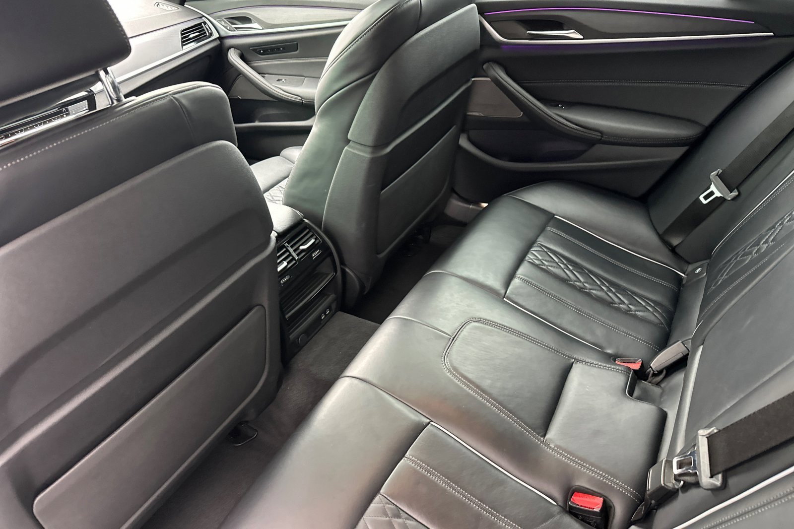 Used 2023 BMW 540i w/ Executive Package RWD image 11