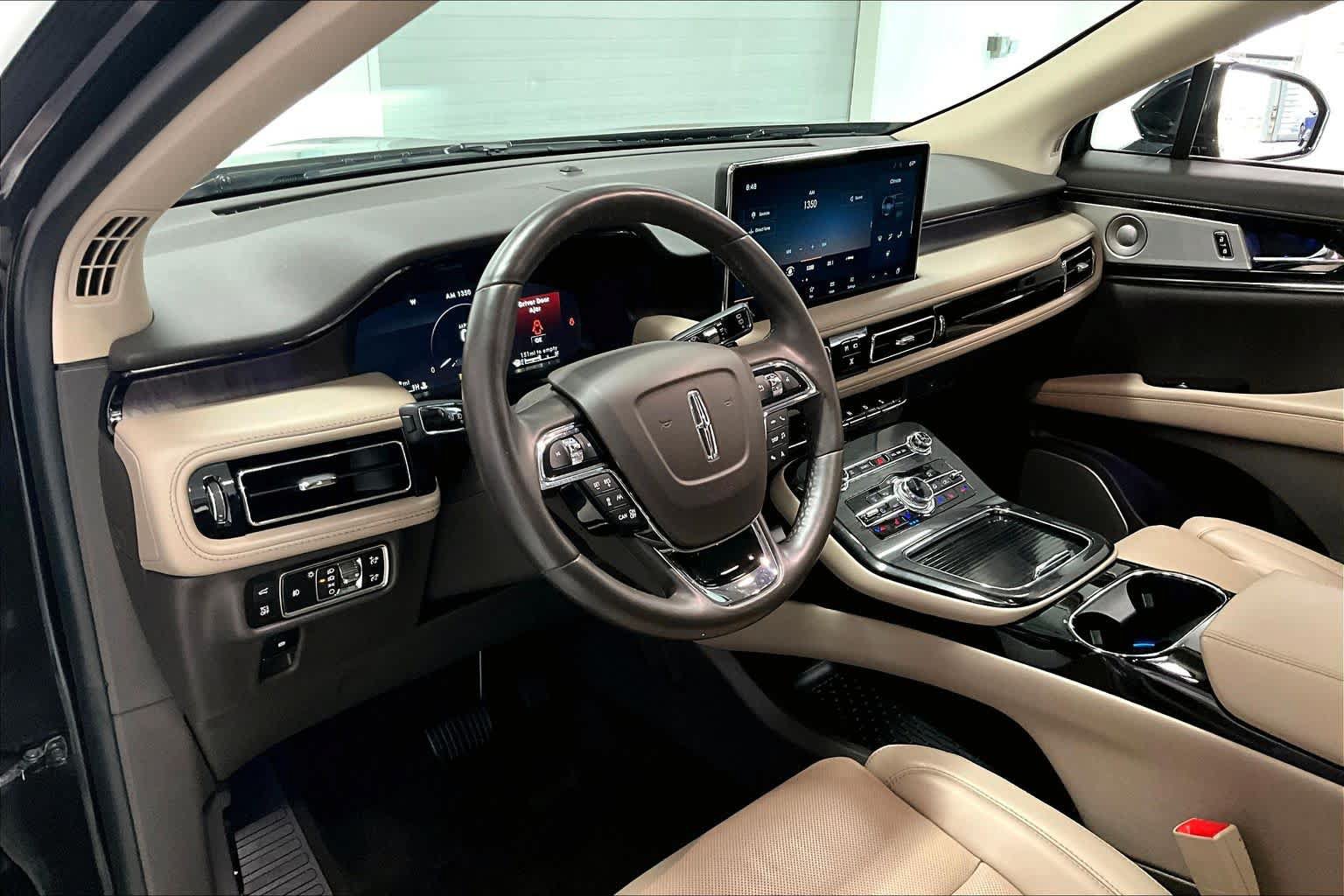 Used 2023 Lincoln Nautilus Reserve w/ Equipment Group 202A AWD/4WD image 2