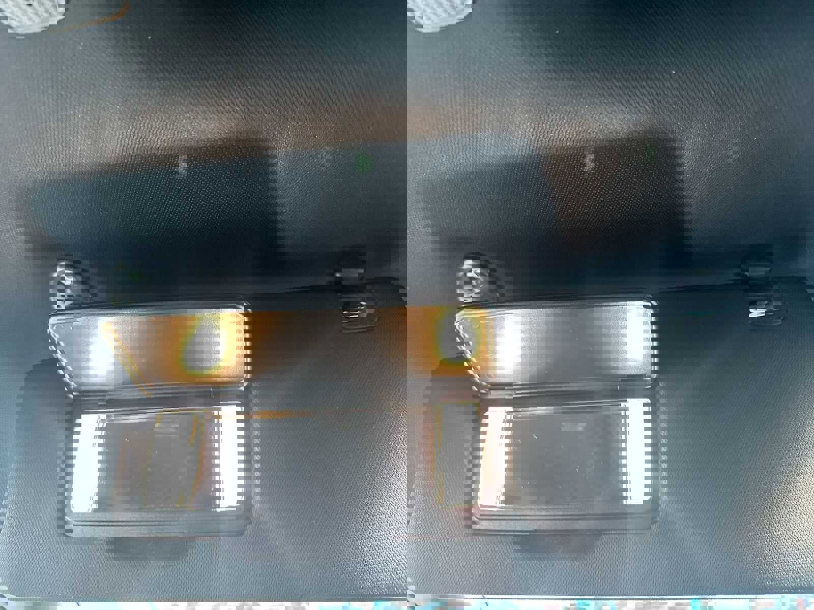 Used 2025 Toyota Sienna Limited image 32