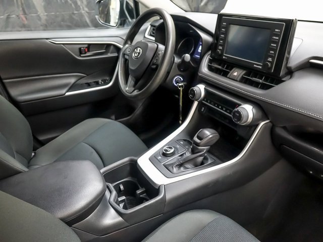 Certified 2022 Toyota RAV4 LE w/ Carpet Mat Package (TMS) image 27