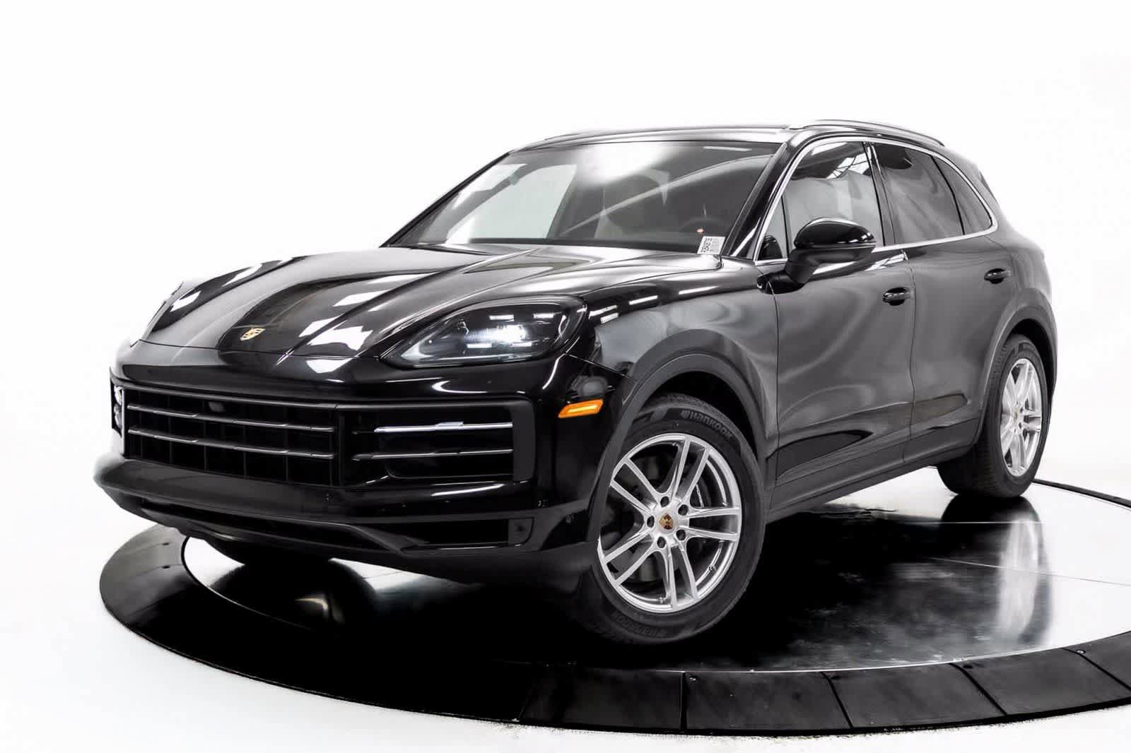 Certified 2025 Porsche Cayenne AWD/4WD image 1