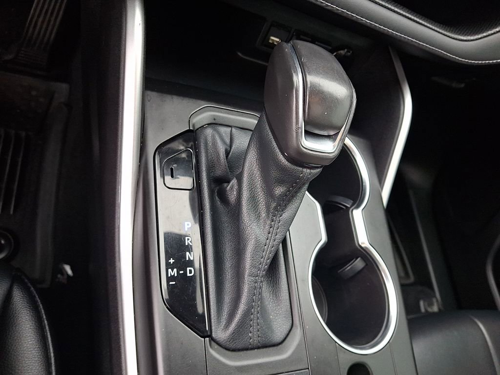 Used 2021 Toyota Highlander XLE image 22