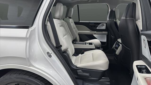 Used 2025 Lincoln Aviator Reserve w/ Equipment Group 201A AWD/4WD image 24