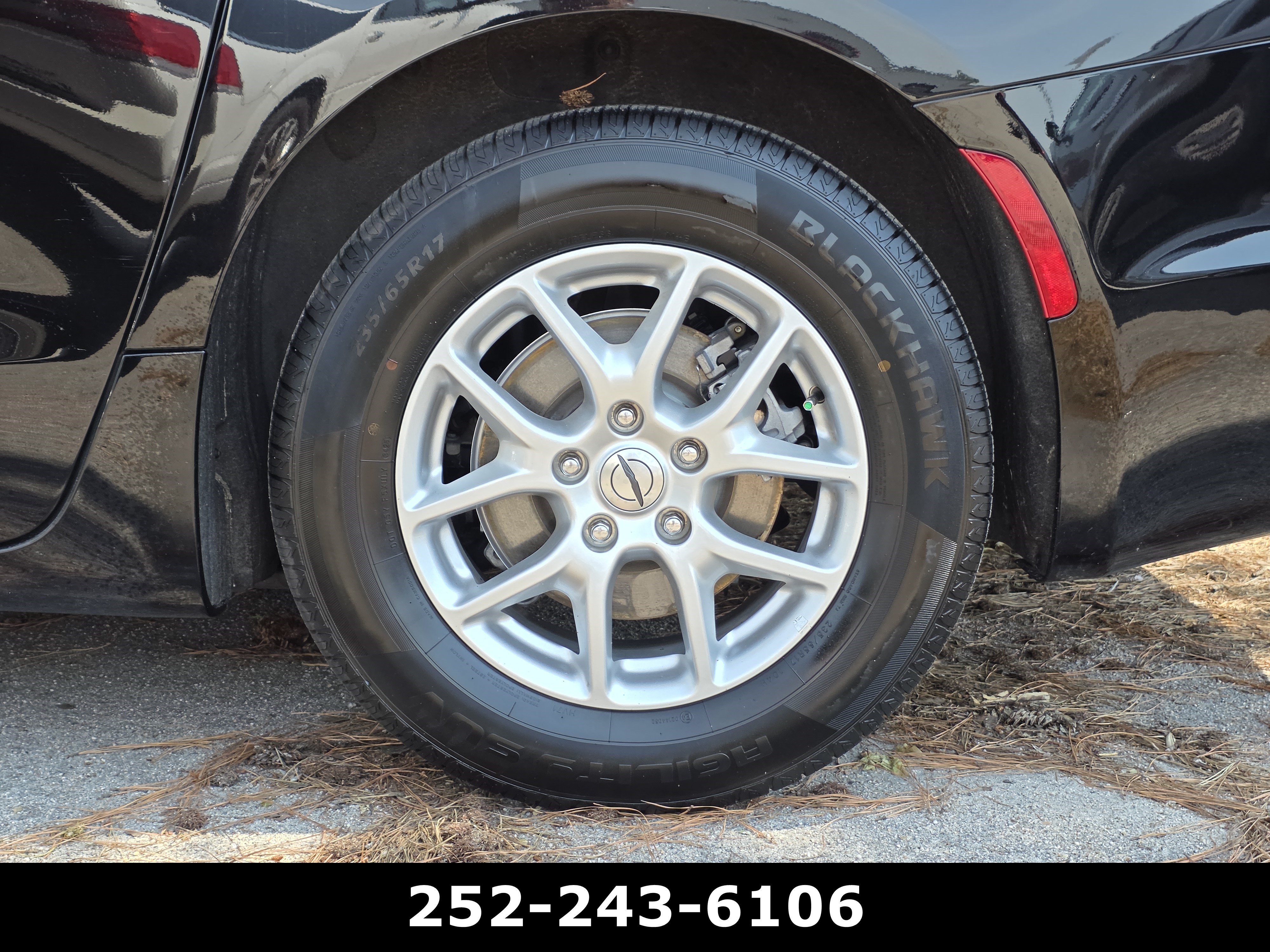 Used 2024 Chrysler Pacifica Touring-L FWD image 49