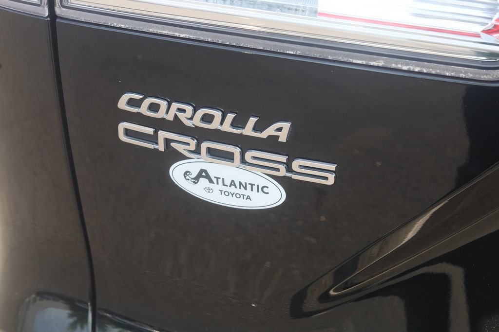 Used 2023 Toyota Corolla Cross LE w/ Moonroof Package AWD/4WD image 25