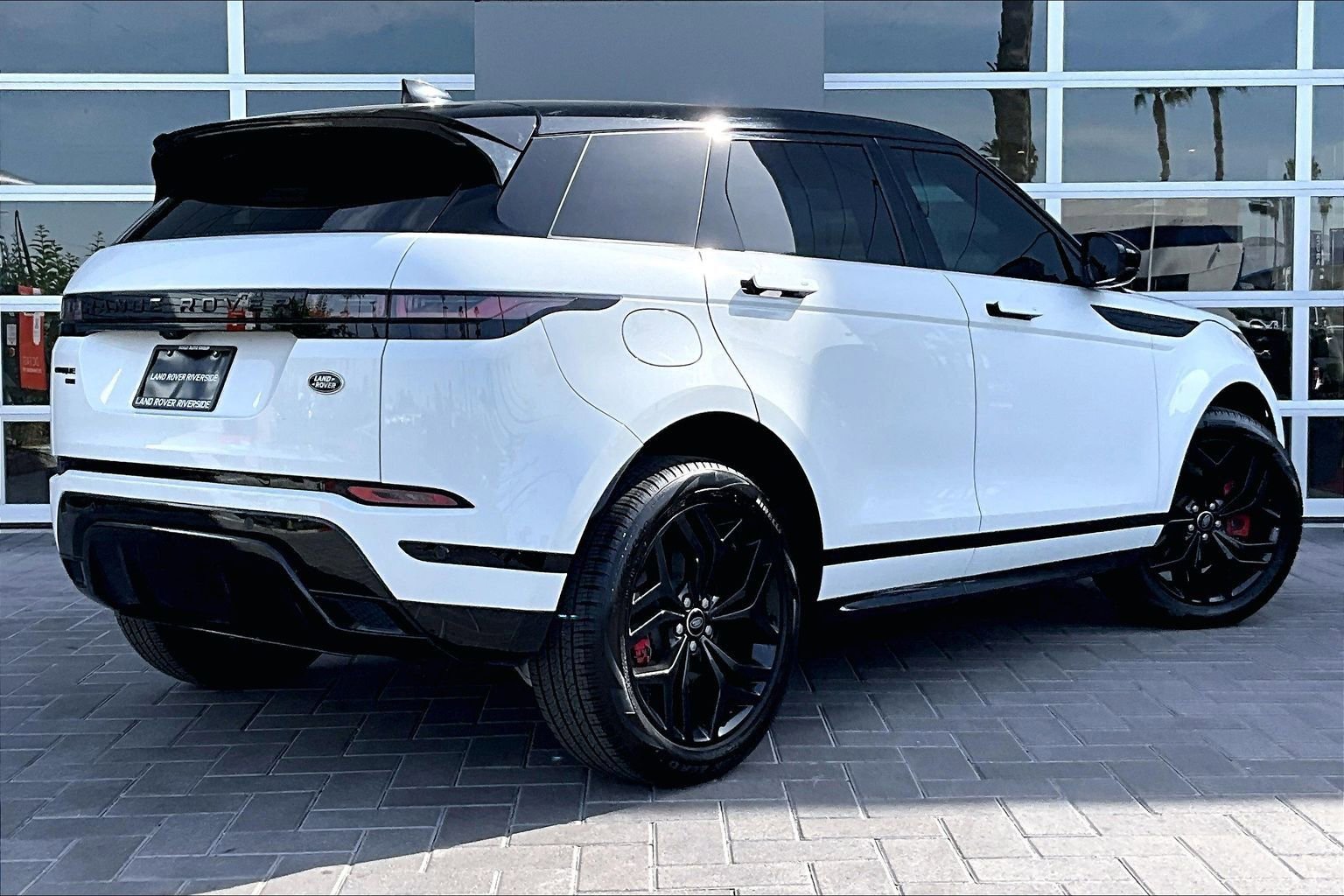 Used 2023 Land Rover Range Rover Evoque HST image 13