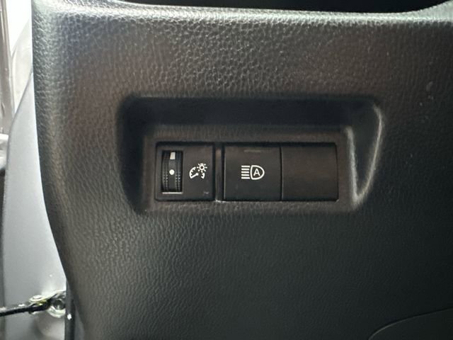 Certified 2025 Toyota RAV4 XLE image 31