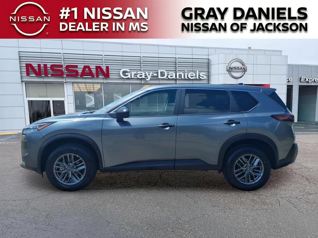 Used 2023 Nissan Rogue S AWD/4WD image 4