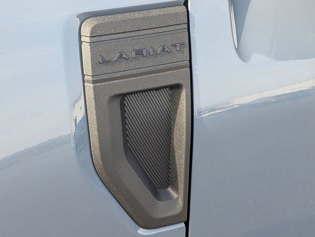 New 2025 Ford Maverick Lariat w/ Black Appearance Package AWD/4WD image 13