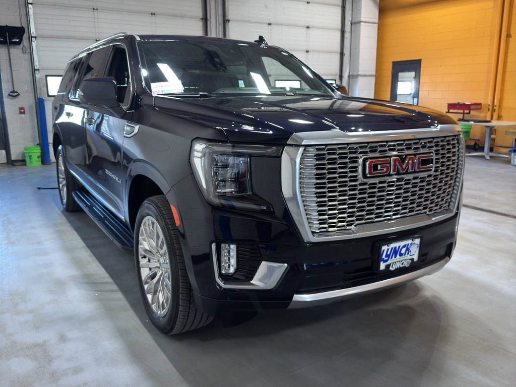 Used 2024 GMC Yukon XL Denali AWD/4WD image 9
