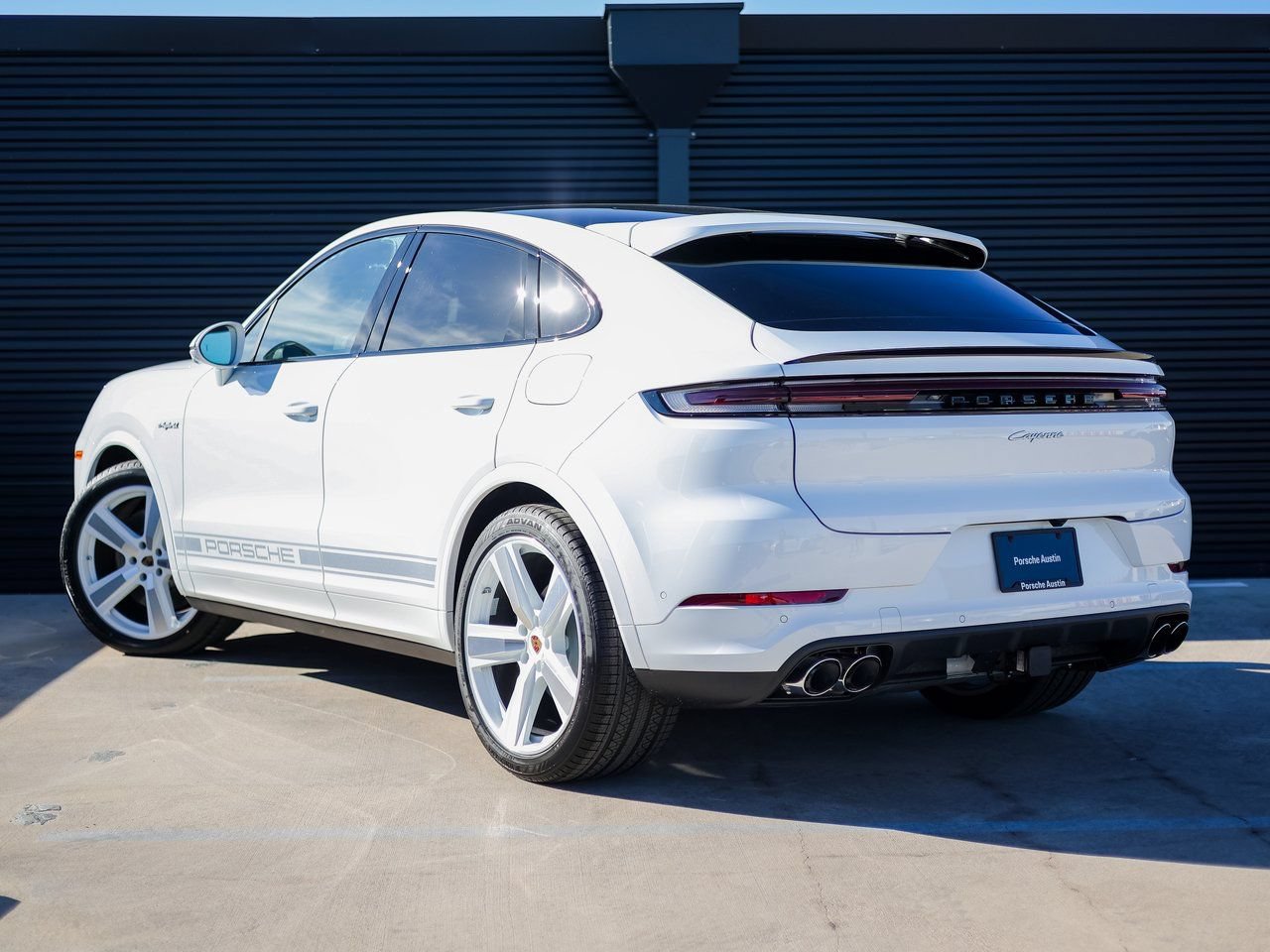 New 2026 Porsche Cayenne E-Hybrid Coupe AWD/4WD image 3