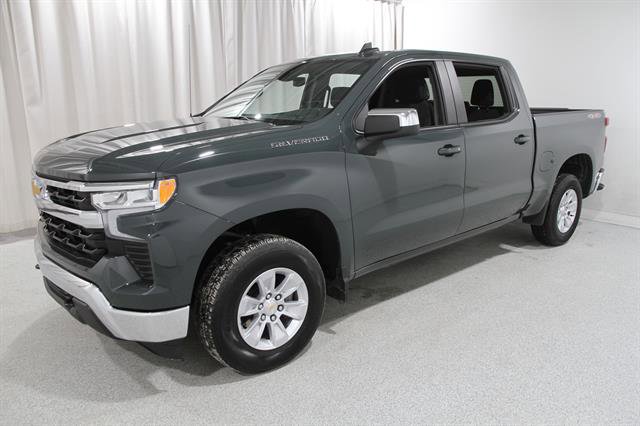 Used 2025 Chevrolet Silverado 1500 LT image 3