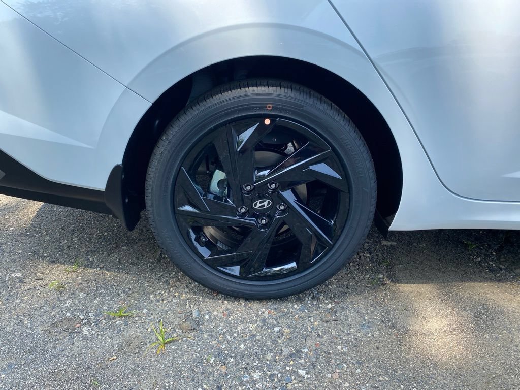 New 2026 Hyundai Elantra SEL Sport Premium FWD image 9